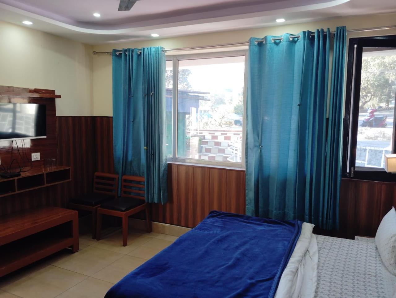 Hotel Arya Mansion Lansdowne Esterno foto